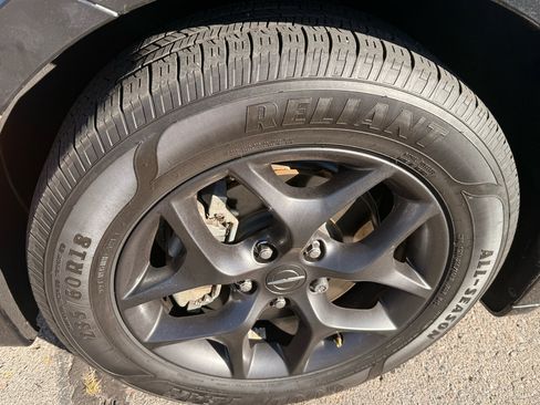 Used 2018 Chrysler Pacifica Touring Plus w/ S Appearance Package image 4