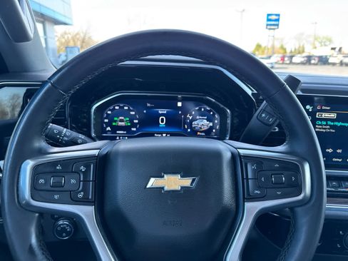 Used 2023 Chevrolet Silverado 1500 LT AWD/4WD image 21