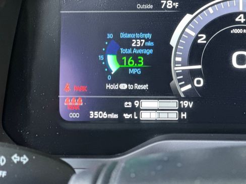 Used 2024 Toyota Tundra Limited AWD/4WD image 22