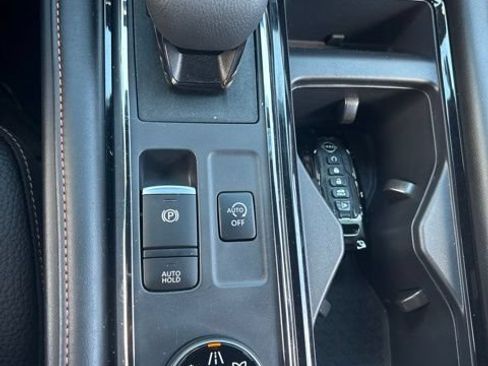 Used 2025 Nissan Pathfinder Rock Creek AWD/4WD image 13