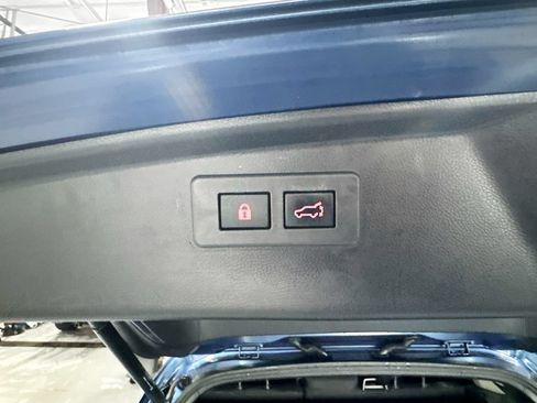 Used 2020 Subaru Outback Premium w/ Popular Package #1 AWD/4WD image 25