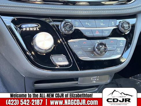 New 2026 Chrysler Pacifica Select image 25