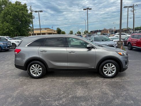 Used 2018 Kia Sorento LX AWD/4WD image 17