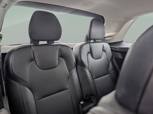 Used 2022 Volvo XC90 T5 Momentum image 27