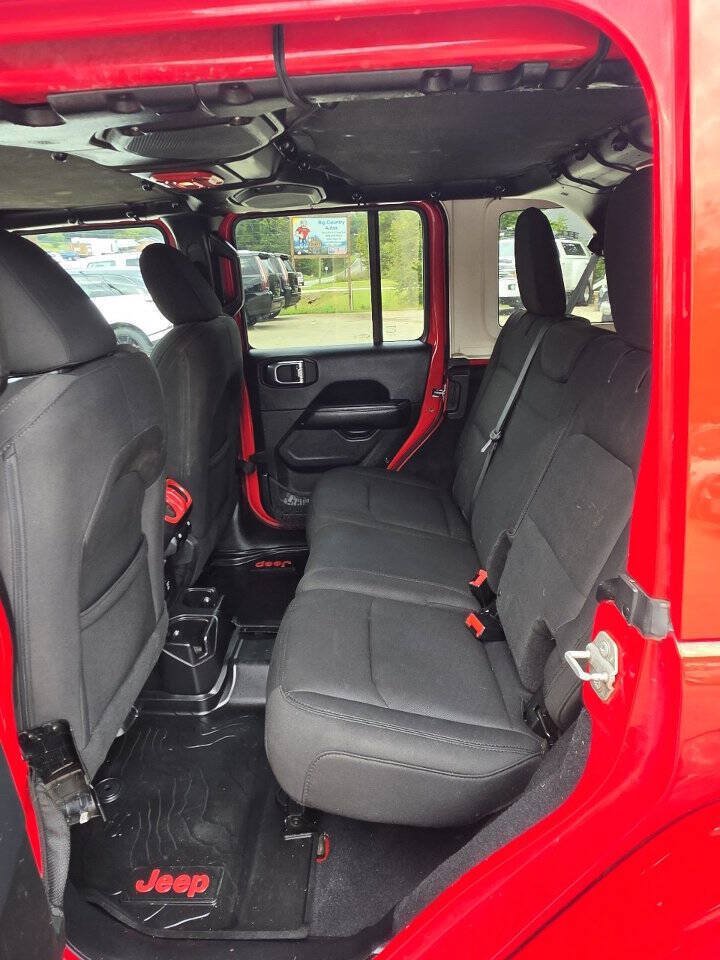 Used 2018 Jeep Wrangler Unlimited Sahara AWD/4WD image 9