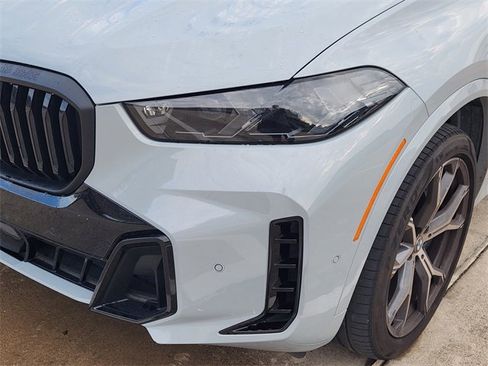 Used 2024 BMW X5 xDrive40i w/ M Sport Package AWD/4WD image 8