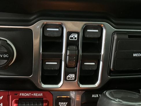 Used 2021 Jeep Wrangler Unlimited Rubicon 4xe w/ Cold Weather Group AWD/4WD image 13