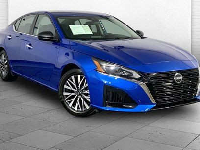 Used 2025 Nissan Altima 2.5 SV