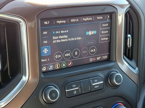 Certified 2022 Chevrolet Silverado 1500 High Country w/ Technology Package AWD/4WD image 18