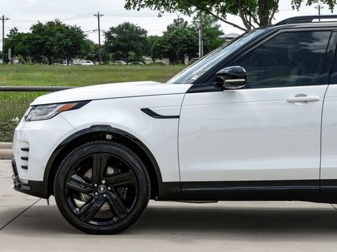 Used 2025 Land Rover Discovery Dynamic SE AWD/4WD image 14