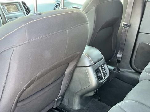 Used 2015 Jeep Cherokee Latitude FWD image 17