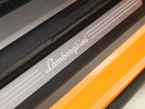 Used 2021 Lamborghini Urus image 17