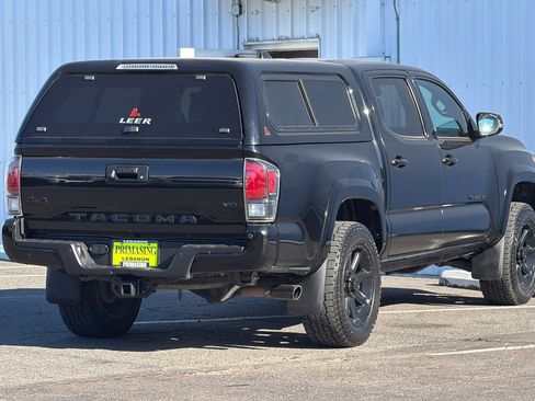 Used 2023 Toyota Tacoma Limited w/ Nightshade Package AWD/4WD image 4