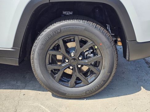 New 2026 Jeep Grand Cherokee Altitude RWD image 7