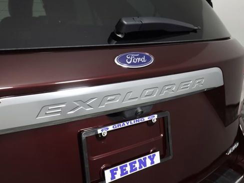 Certified 2022 Ford Explorer Limited AWD/4WD image 24