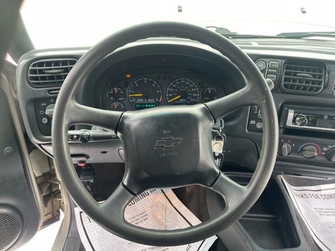 Used 2001 Chevrolet Blazer LS w/ Preferred Equipment Group image 17