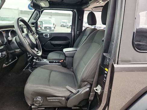 Used 2020 Jeep Wrangler Sport image 8