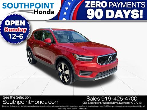 Used 2019 Volvo XC40 T4 Momentum FWD image 1