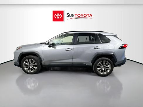 Used 2023 Toyota RAV4 XLE Premium image 7