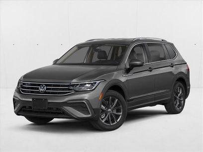 Used 2023 Volkswagen Tiguan SE w/ Panoramic Sunroof Package