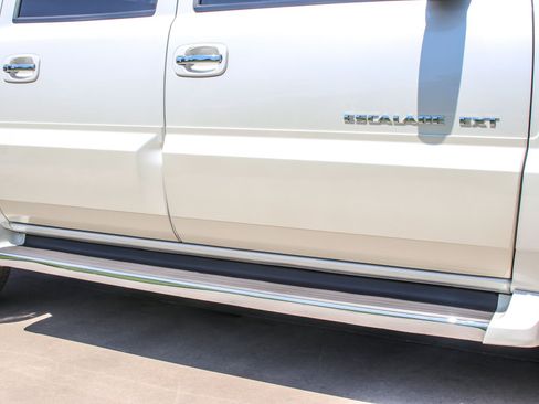 Used 2006 Cadillac Escalade EXT AWD/4WD image 39
