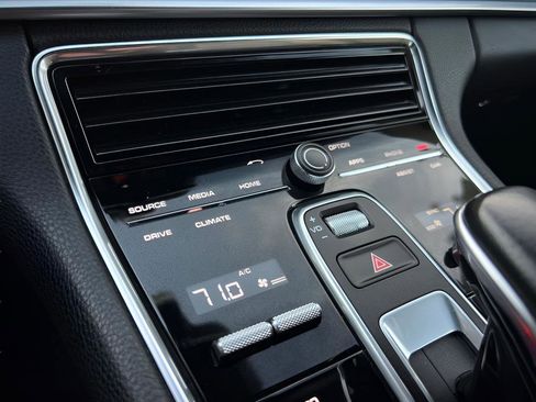 Used 2017 Porsche Panamera 4 image 49