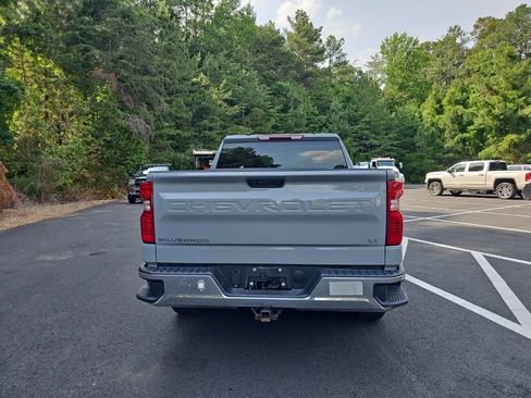 Used 2024 Chevrolet Silverado 1500 LT AWD/4WD image 6