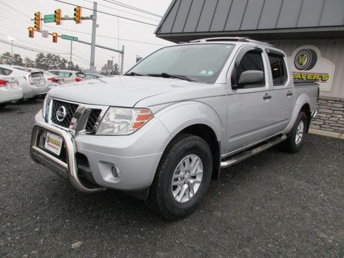 Used 2014 Nissan Frontier SV w/ SV Value Truck Package AWD/4WD image 4