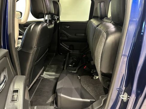 Used 2022 Nissan Frontier SV w/ SV Premium Package AWD/4WD image 18