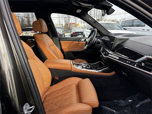 Used 2024 BMW X7 xDrive40i image 35