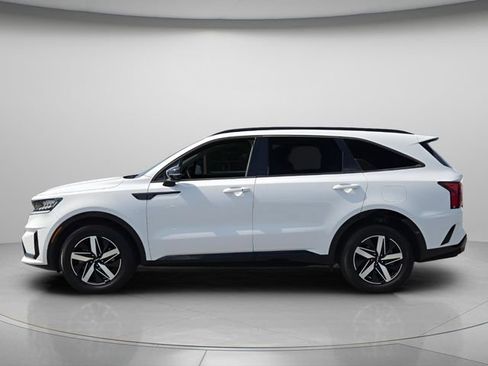 Used 2022 Kia Sorento EX w/ Panoramic Sunroof Package FWD image 3
