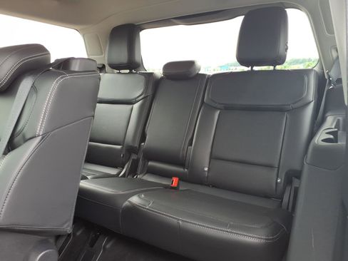 Used 2025 Ford Expedition Platinum AWD/4WD image 10