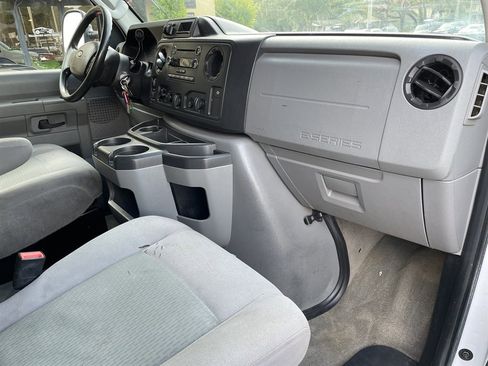 Used 2013 Ford E-350 and Econoline 350 XLT image 13