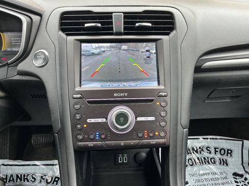 Used 2019 Ford Fusion Energi Titanium FWD image 15