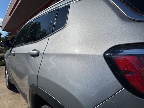 Used 2023 Jeep Compass Latitude w/ Convenience Group image 12