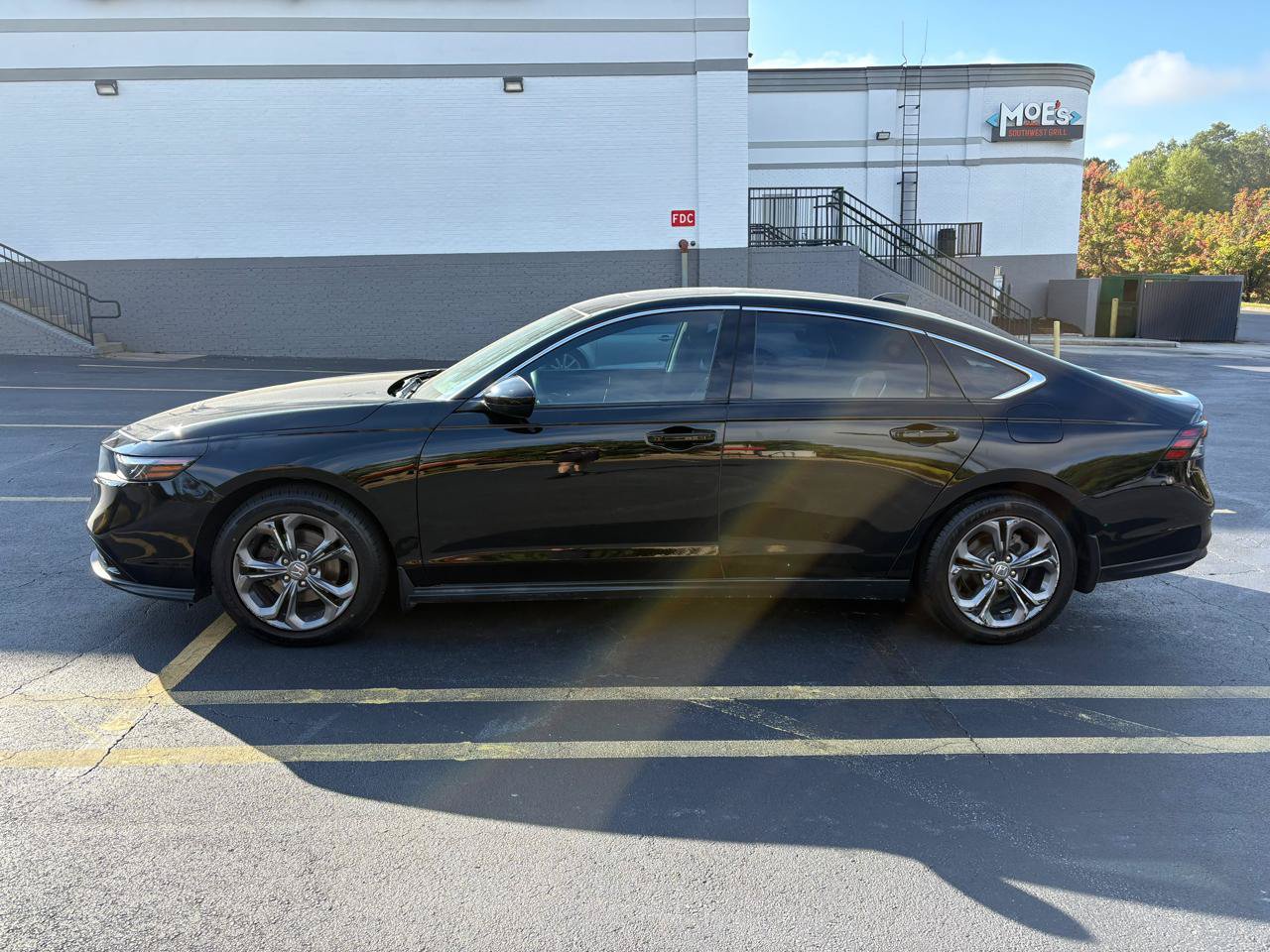 Used 2023 Honda Accord EX image 8