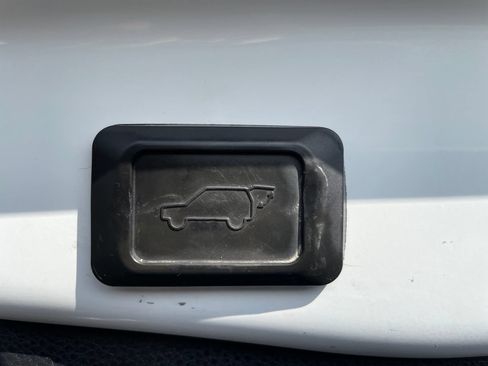 Certified 2021 Toyota RAV4 XLE Premium AWD/4WD image 17