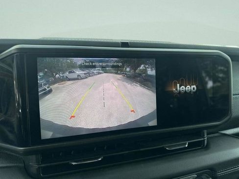 Used 2024 Jeep Wrangler Unlimited Rubicon 4xe image 21