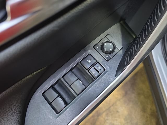 Used 2019 Toyota RAV4 XLE w/ All Weather Liner Package AWD/4WD image 28