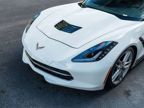 Used 2019 Chevrolet Corvette Stingray Coupe w/ 1LT RWD image 11