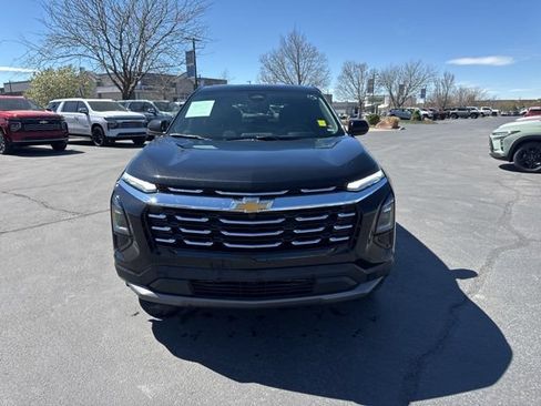 Used 2026 Chevrolet Equinox LT AWD/4WD image 2