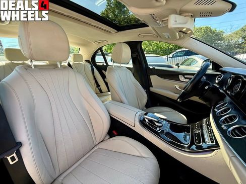 Used 2017 Mercedes-Benz E 300 4MATIC image 27