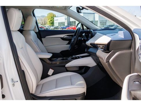 Used 2024 Buick Envision Avenir AWD/4WD image 11