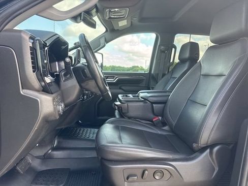 Used 2024 Chevrolet Silverado 2500 LTZ AWD/4WD image 2