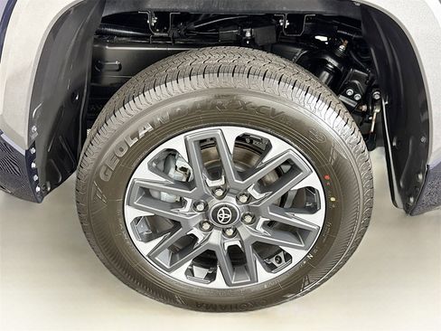 Used 2025 Toyota Tundra Limited image 15