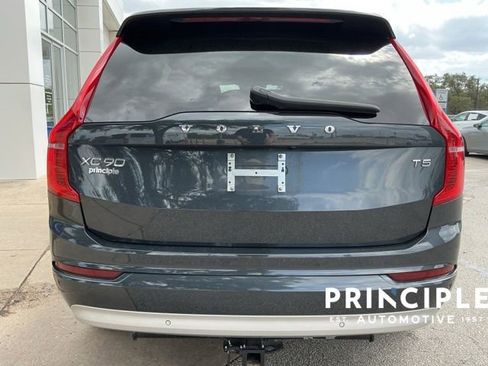 Certified 2022 Volvo XC90 T5 Momentum FWD image 9