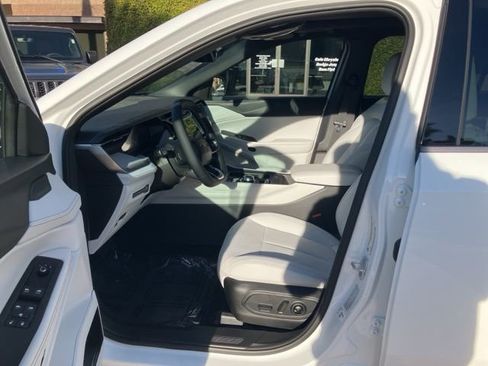 New 2026 Jeep Cherokee Limited image 3