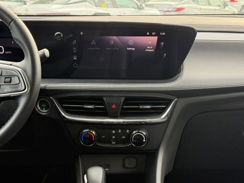 Used 2025 Buick Encore GX Preferred image 18