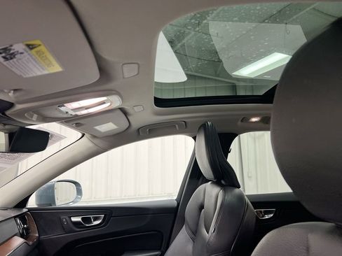 Used 2023 Volvo XC60 B5 Plus FWD image 20