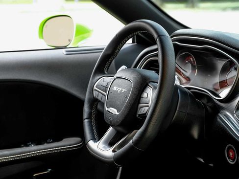 Used 2015 Dodge Challenger SRT Hellcat RWD image 15